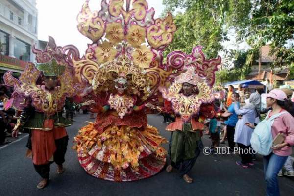 Detail Gambar Karnaval Flora Dan Fauna Nomer 5