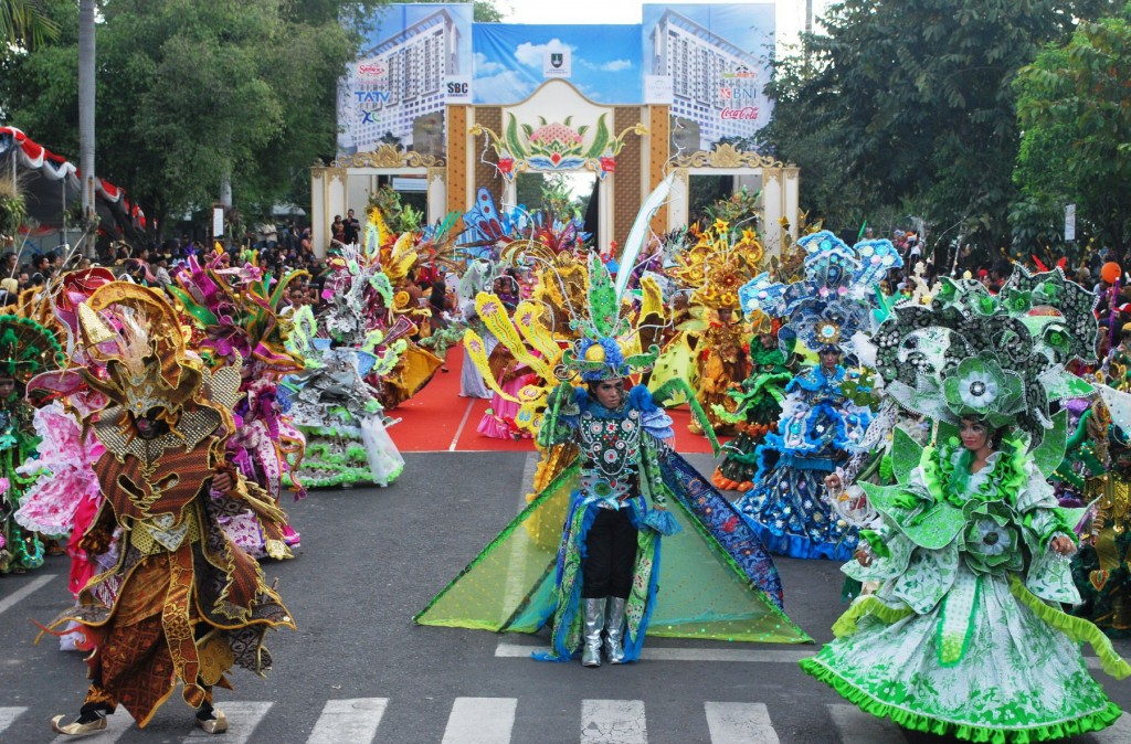 Detail Gambar Karnaval Flora Dan Fauna Nomer 44