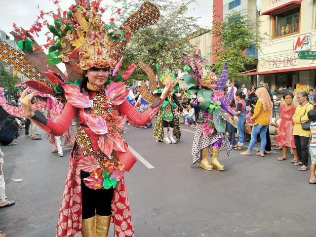 Detail Gambar Karnaval Flora Dan Fauna Nomer 51