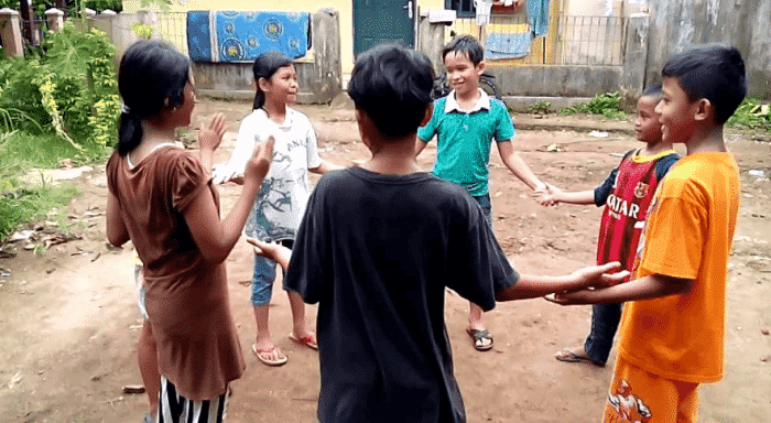 Detail Gambar Kartun Bermain Tradisional Dari Berbagai Daerah Nomer 43