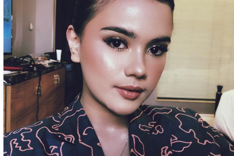 Detail Contoh Make Up Flawless Nomer 26