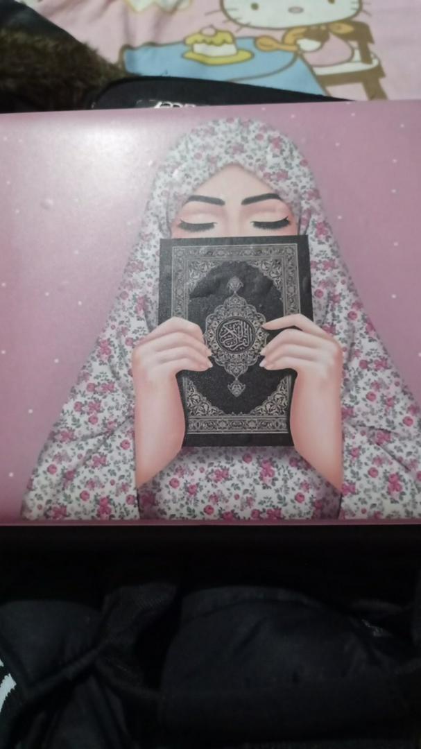 Detail Gambar Kartun Memegang Al Quran Nomer 34