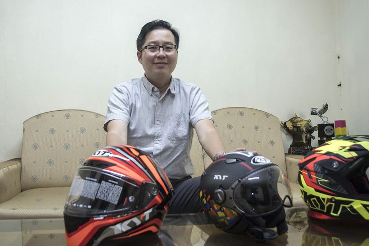 Detail Gambar Kartun Orang Pake Helm Kyt Nomer 20