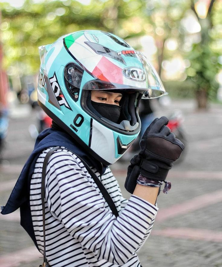 Detail Gambar Kartun Orang Pake Helm Kyt Nomer 21