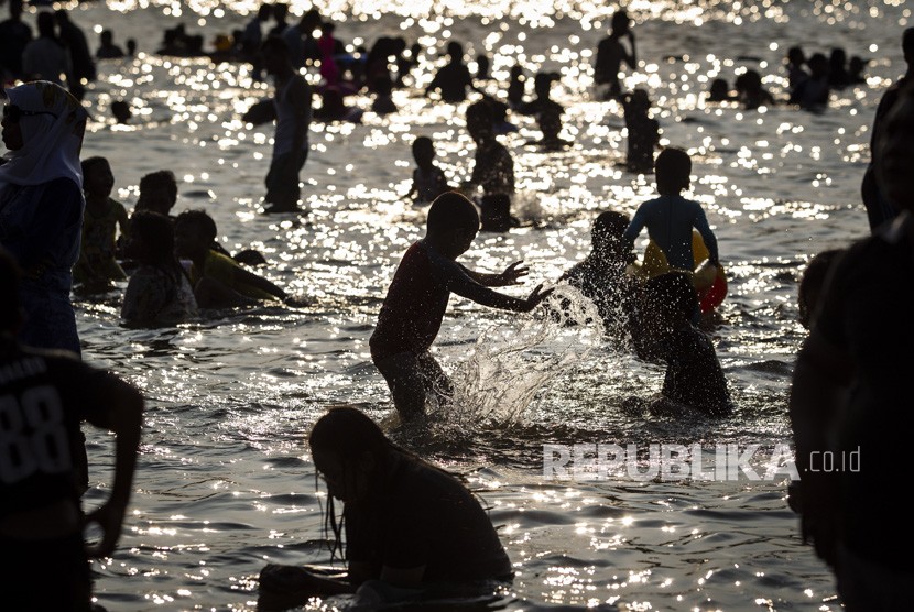 Detail Gambar Kartun Pantai Bersih Nomer 40