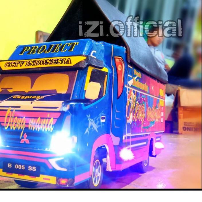 Detail Gambar Kartun Truk Canter Nomer 22