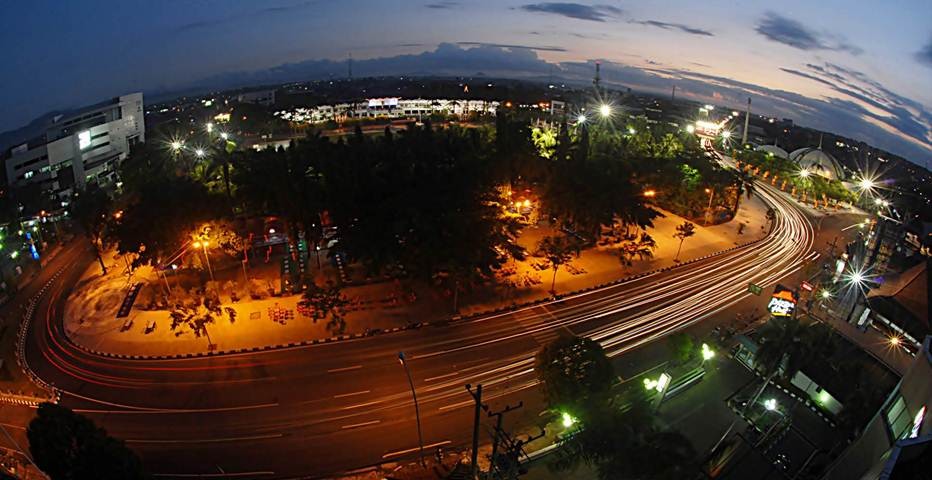 Alun Alun Kota Jember - KibrisPDR