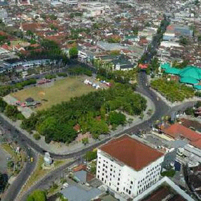 Detail Alun Alun Kota Jember Nomer 18