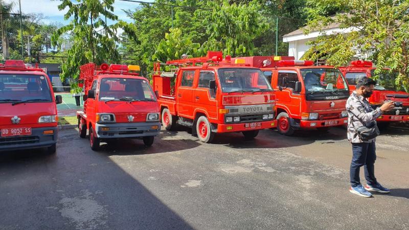 Detail Ambulans Dan Mobil Pemadam Kebakaran Nomer 46