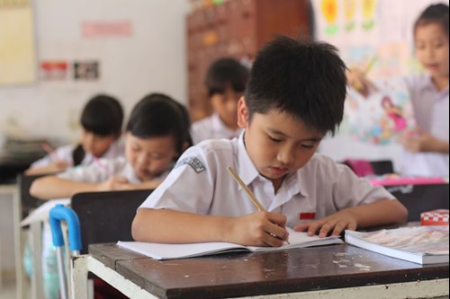 Detail Anak Anak Belajar Di Sekolah Nomer 33