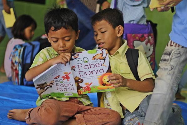 Detail Anak Anak Membaca Nomer 30