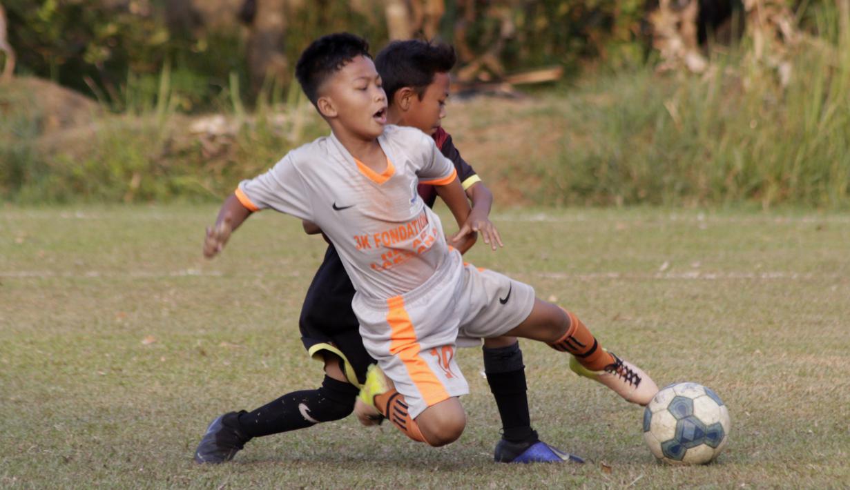 Detail Anak Pemain Bola Nomer 30