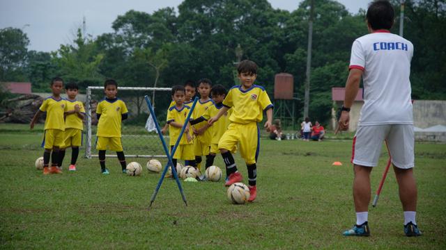 Detail Anak Pemain Bola Nomer 46