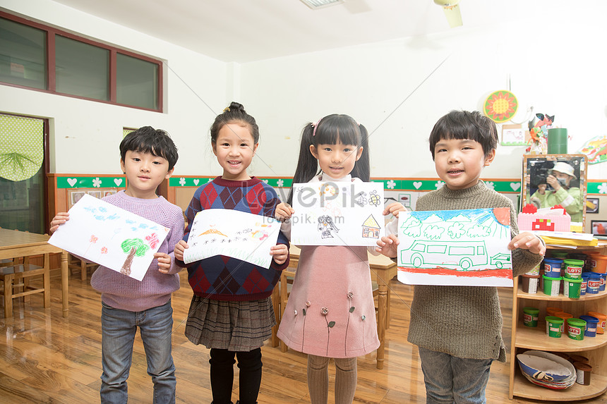 Detail Anak Tk Menggambar Nomer 29