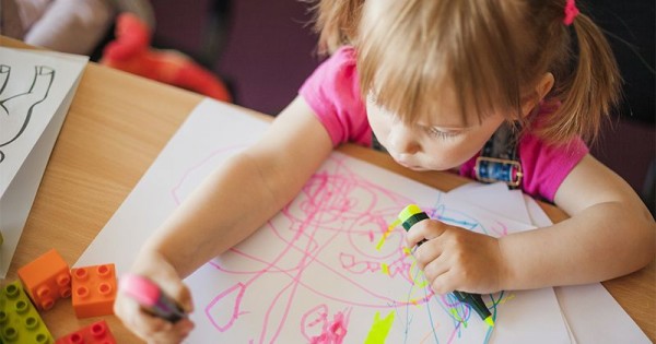 Detail Anak Tk Menggambar Nomer 40