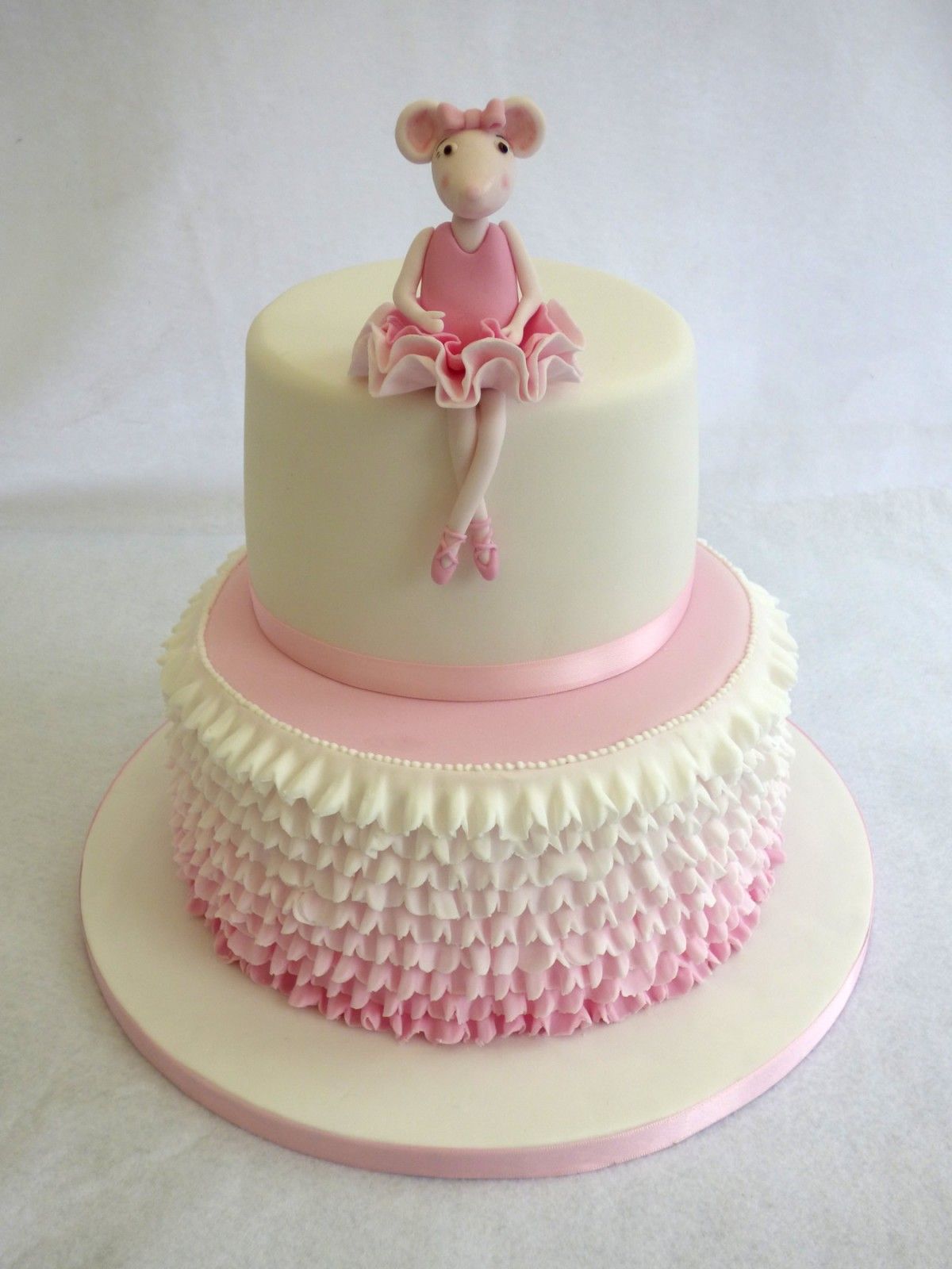 Detail Angelina Ballerina Birthday Cakes Nomer 11