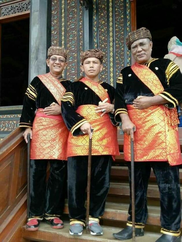 Download Contoh Pakaian Adat Minangkabau Nomer 35