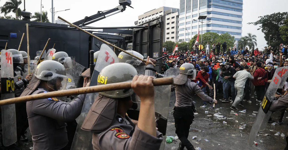 Detail Contoh Pengingkaran Kewajiban Warga Negara Nomer 25