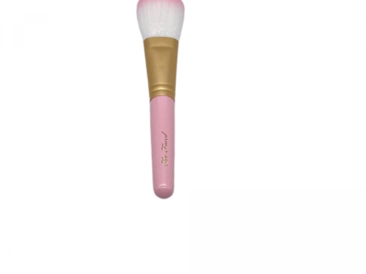 Detail Too Faced Teddy Bear Brush Nomer 23