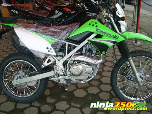 Detail Gambar Kawasaki Klx 150 S Nomer 32