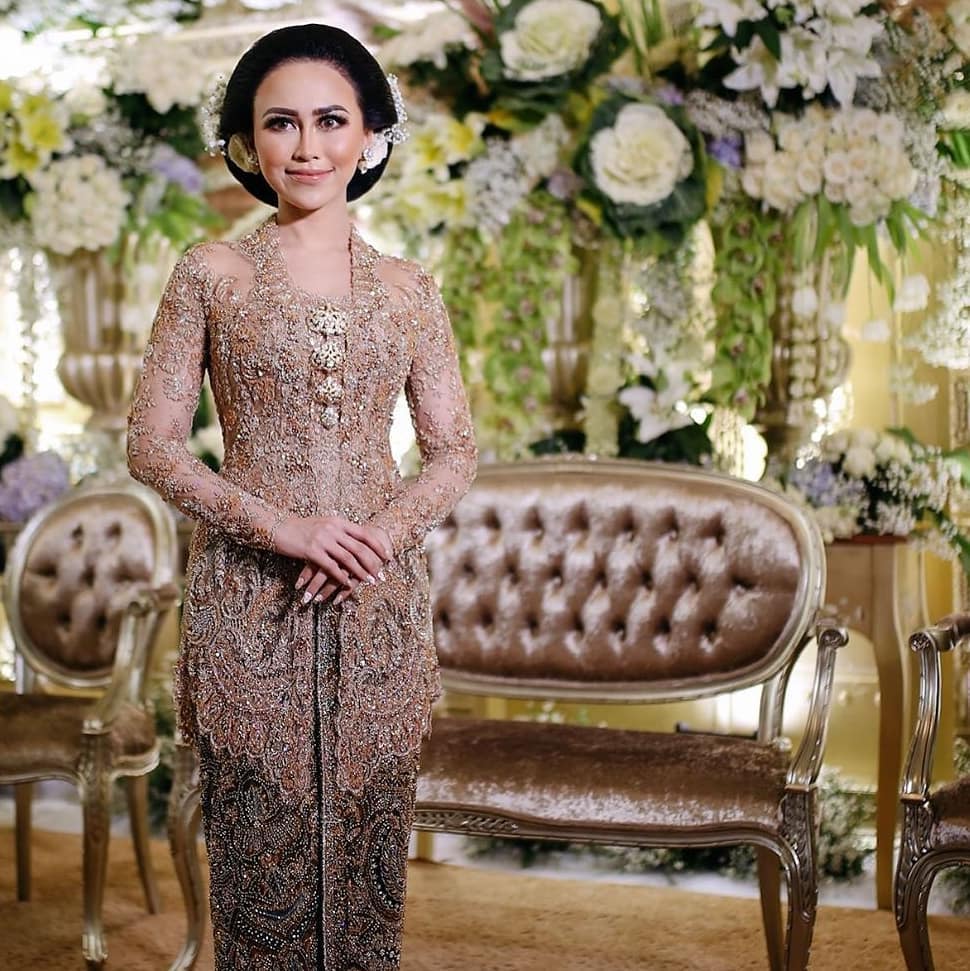 Detail Gambar Kebaya Brokat Modern Terbaru Nomer 25