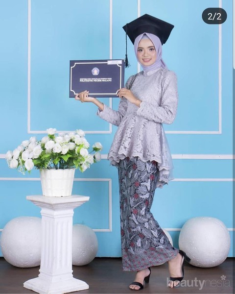 Detail Gambar Kebaya Brokat Untuk Wisuda Nomer 16