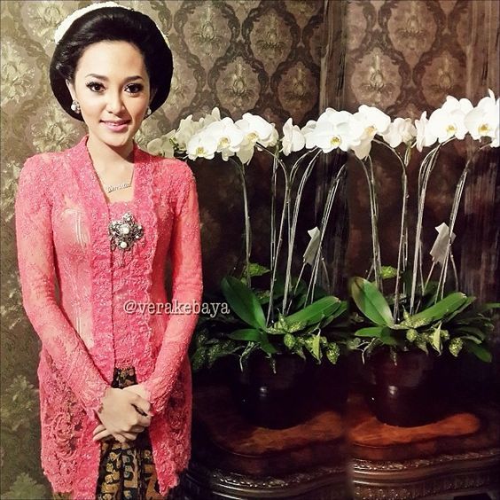 Detail Gambar Kebaya Jawa Tengah Nomer 55