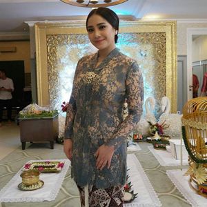 Detail Gambar Kebaya Kartini Nomer 29