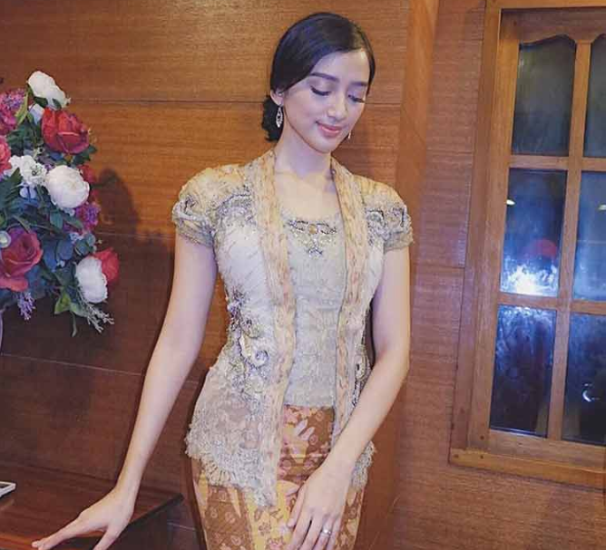 Detail Gambar Kebaya Lengan Panjang Nomer 55