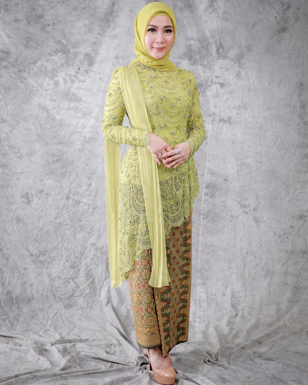 Detail Gambar Kebaya Modern Nomer 9