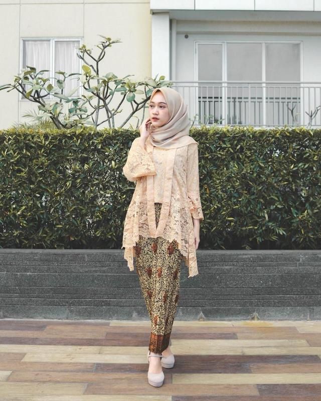 Detail Gambar Kebaya Modern Berhijab Nomer 14