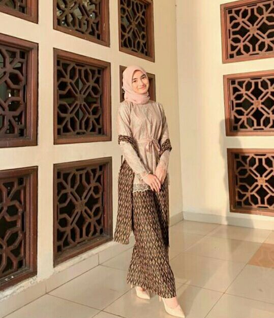 Detail Gambar Kebaya Modern Berhijab Nomer 40