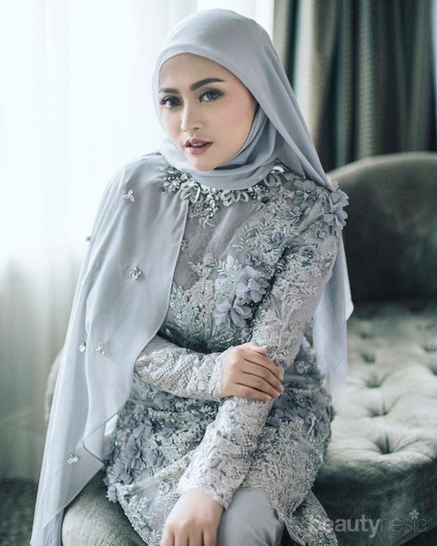 Detail Gambar Kebaya Modern Berhijab Nomer 42