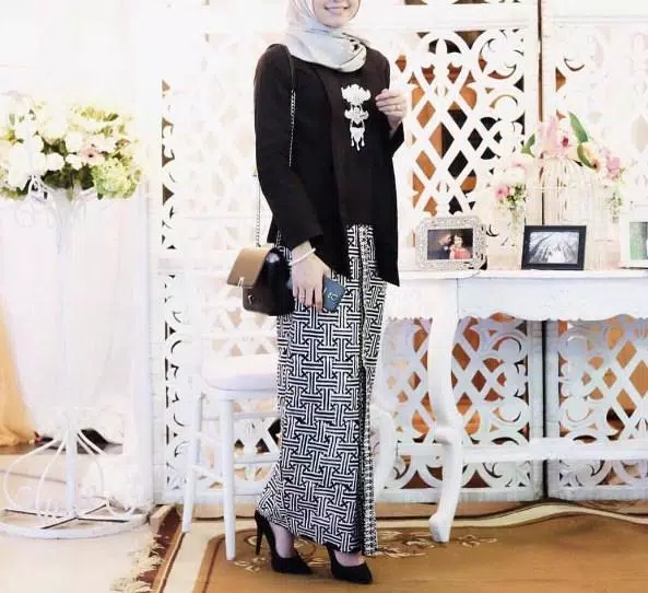 Detail Gambar Kebaya Modern Muslim Nomer 8