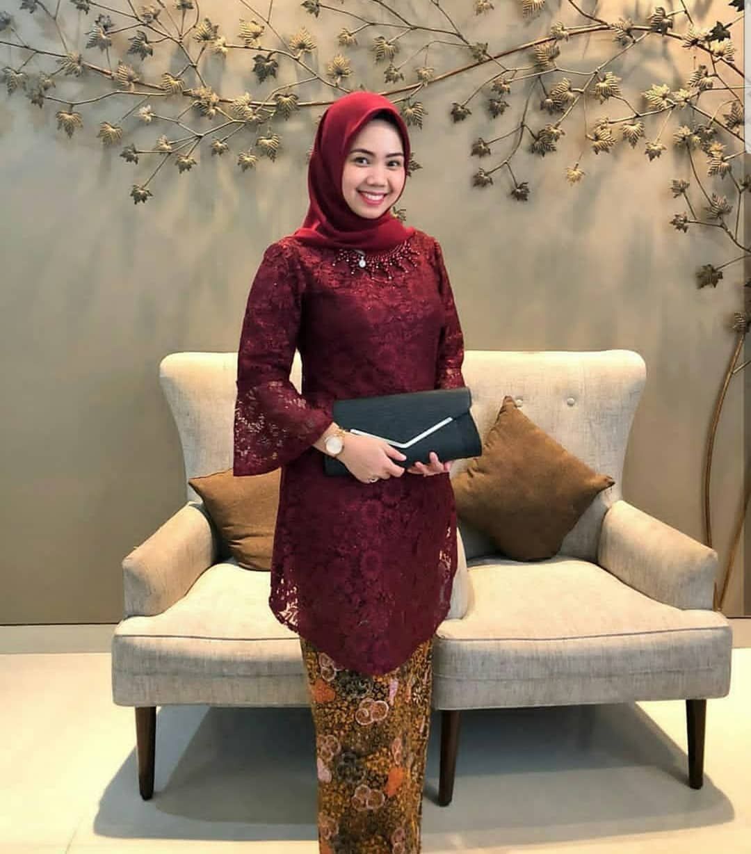 Detail Gambar Kebaya Modern Untuk Orang Tua Nomer 20