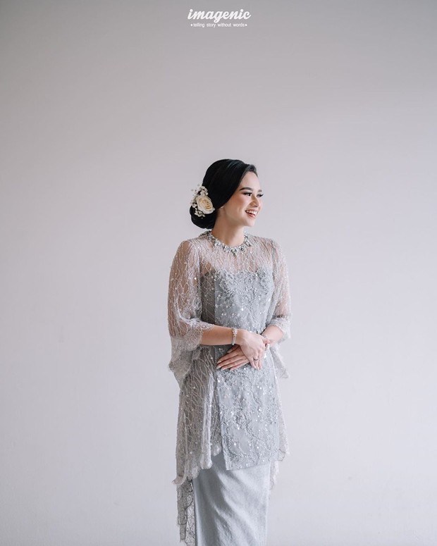 Detail Gambar Kebaya Modern Yang Tren Sekarang Nomer 15