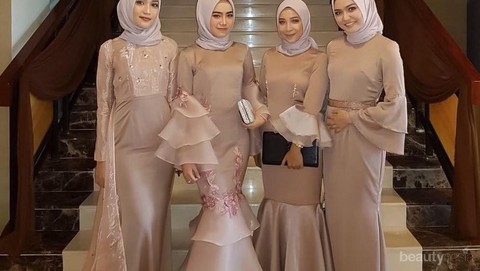 Detail Gambar Kebaya Modern Yang Tren Sekarang Nomer 17