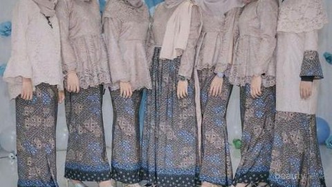 Detail Gambar Kebaya Modern Yang Tren Sekarang Nomer 36