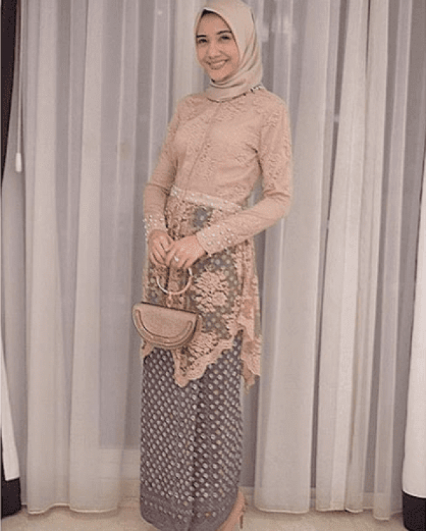 Detail Gambar Kebaya Modern Yang Tren Sekarang Nomer 42