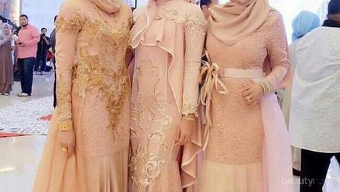 Detail Gambar Kebaya Modern Yang Tren Sekarang Nomer 7