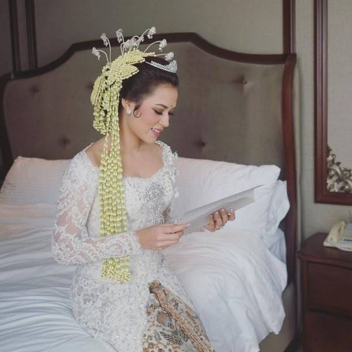 Detail Gambar Kebaya Pengantin Nomer 26