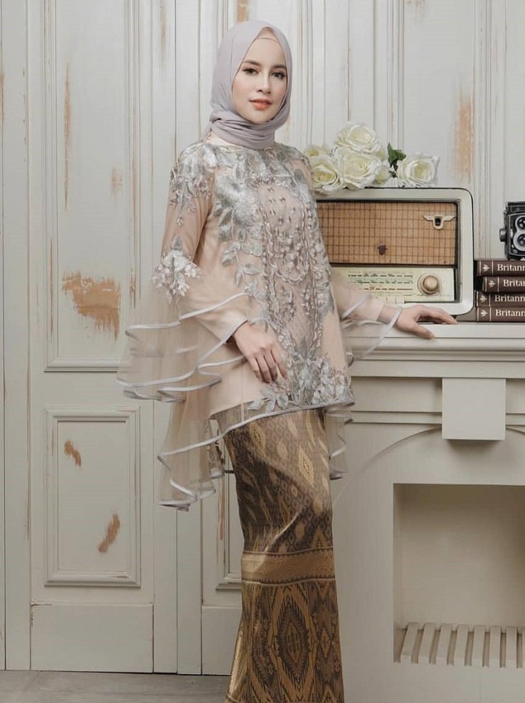 Detail Gambar Kebaya Untuk Orang Gemuk Nomer 50