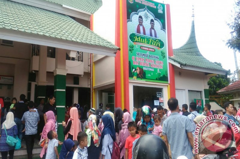 Detail Gambar Kebun Binatang Bukittinggi Nomer 58