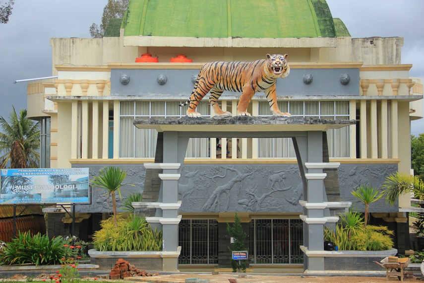 Detail Gambar Kebun Binatang Bukittinggi Nomer 9