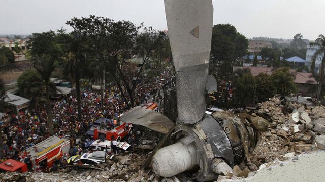 Detail Gambar Kecelakaan Pesawat Di Medan Nomer 31