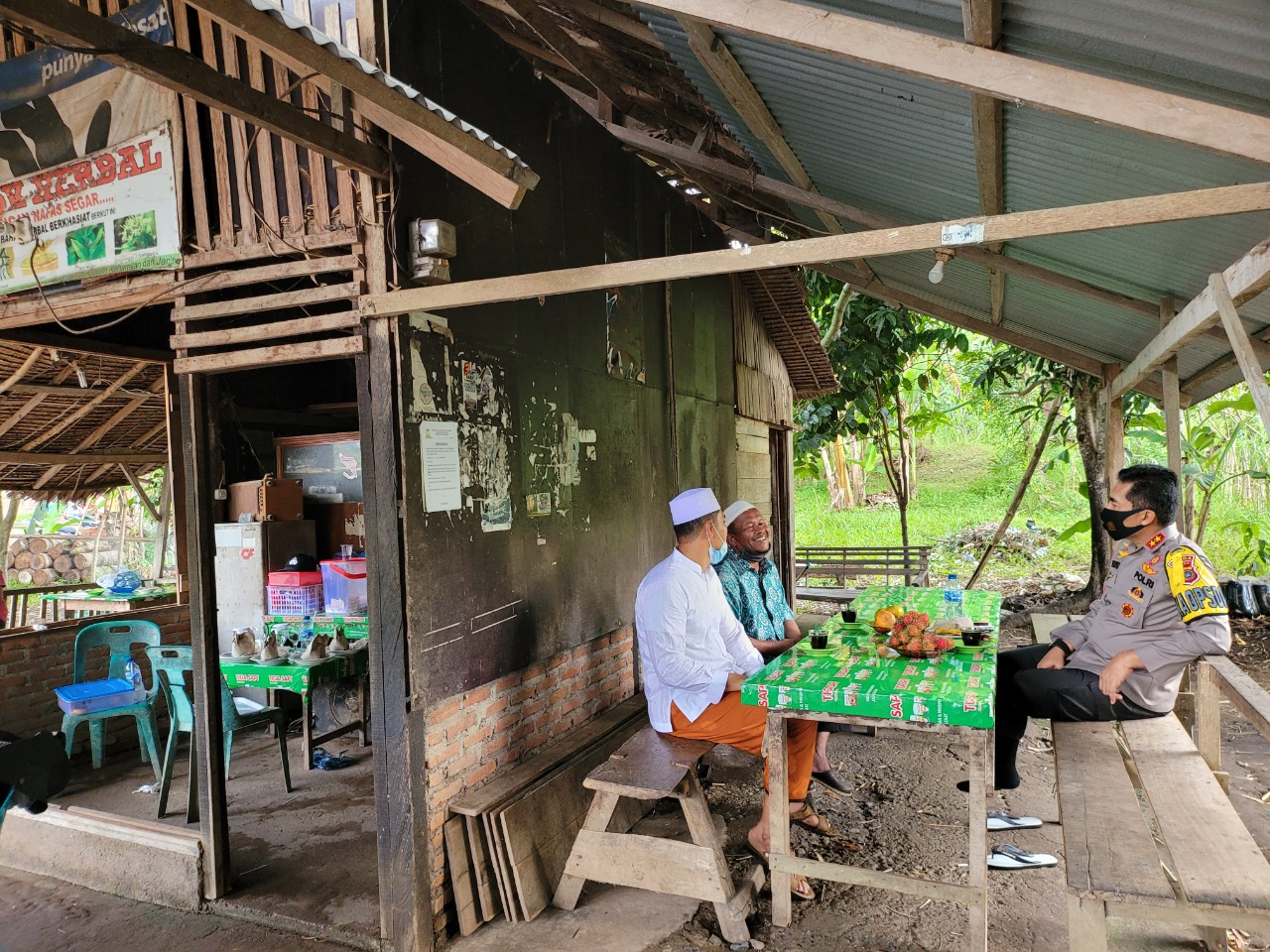 Detail Gambar Kedai Kopi Sederhana Nomer 22