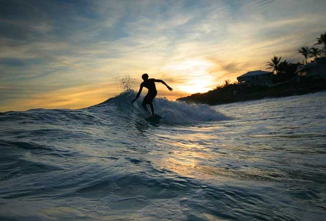 Detail Gambar Kegiatan Di Pantai Nomer 26