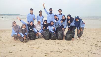 Detail Gambar Kegiatan Di Pantai Nomer 28