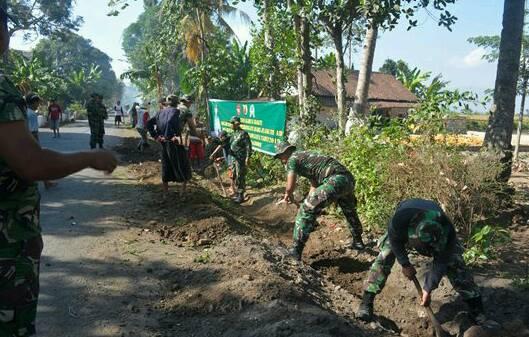 Detail Gambar Kegiatan Karya Bakti Tni Ad Nomer 19