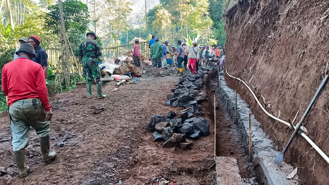 Detail Gambar Kegiatan Karya Bakti Tni Ad Nomer 40